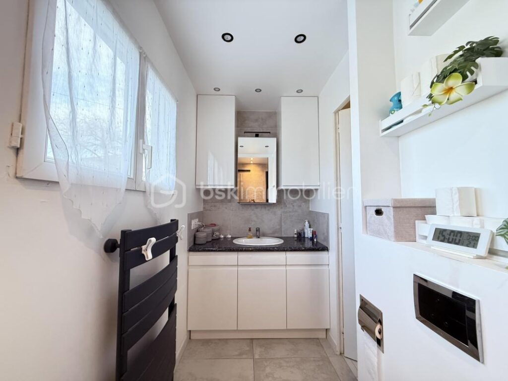 Maison familiale avec piscine et entièrement connectée !! – 5 pièces – 4 chambres – 150 m²