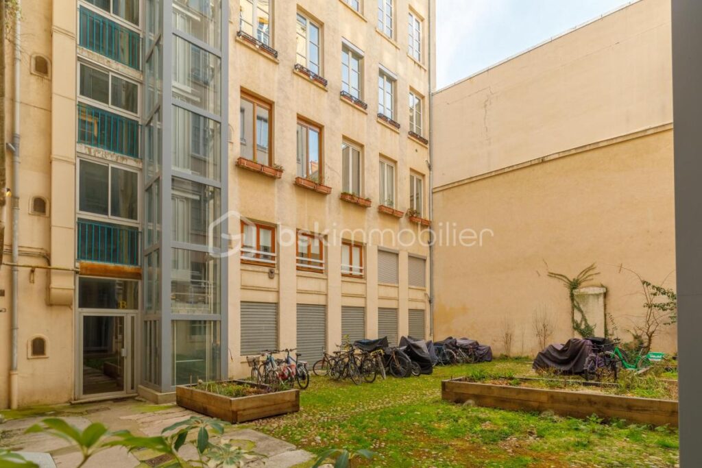 Appartement T2 bis esprit Canut avec vue dégagée sur Lyon – 3 pièces – 2 chambres – 47 m²