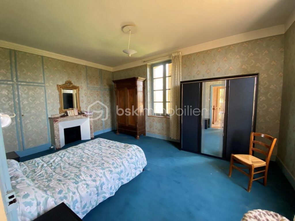 MAISON MOULIN – 8 pièces – 5 chambres – 240 m²