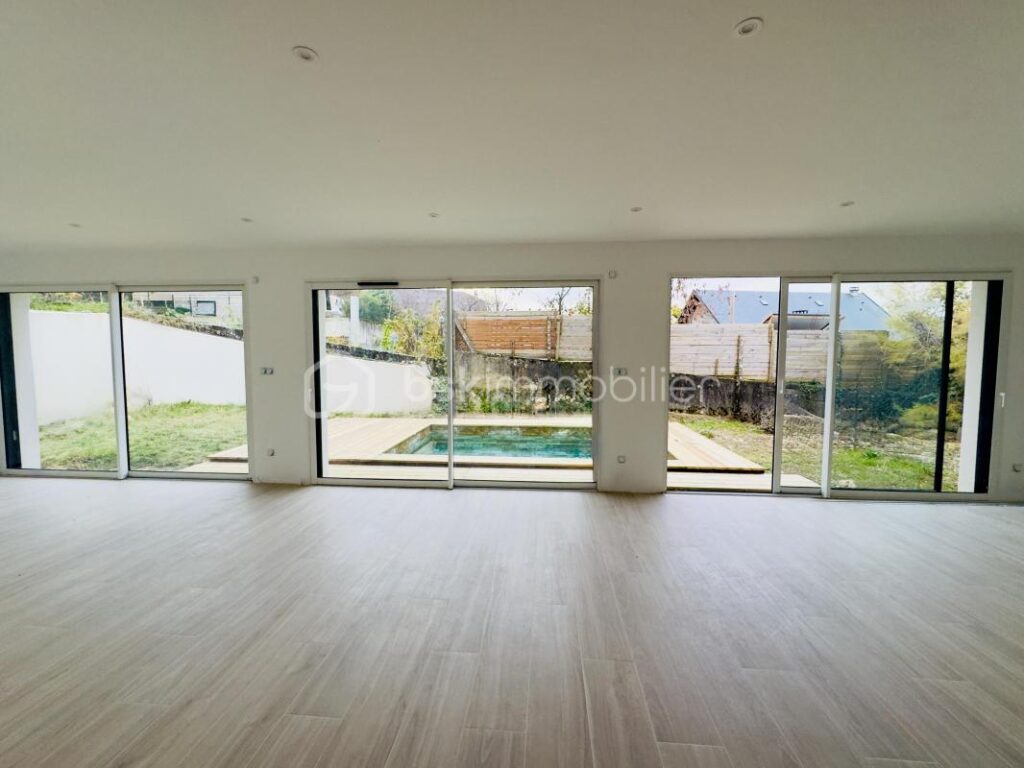 Maison T4 de 2025 RE 2020 – 4 pièces – 3 chambres – 123 m²