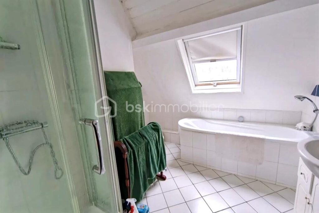 Maison individuelle avec piscine et vue Pyrénées – 6 pièces – 4 chambres – 130 m²