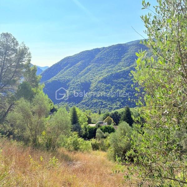 Terrain à vendre à Pierrefeu