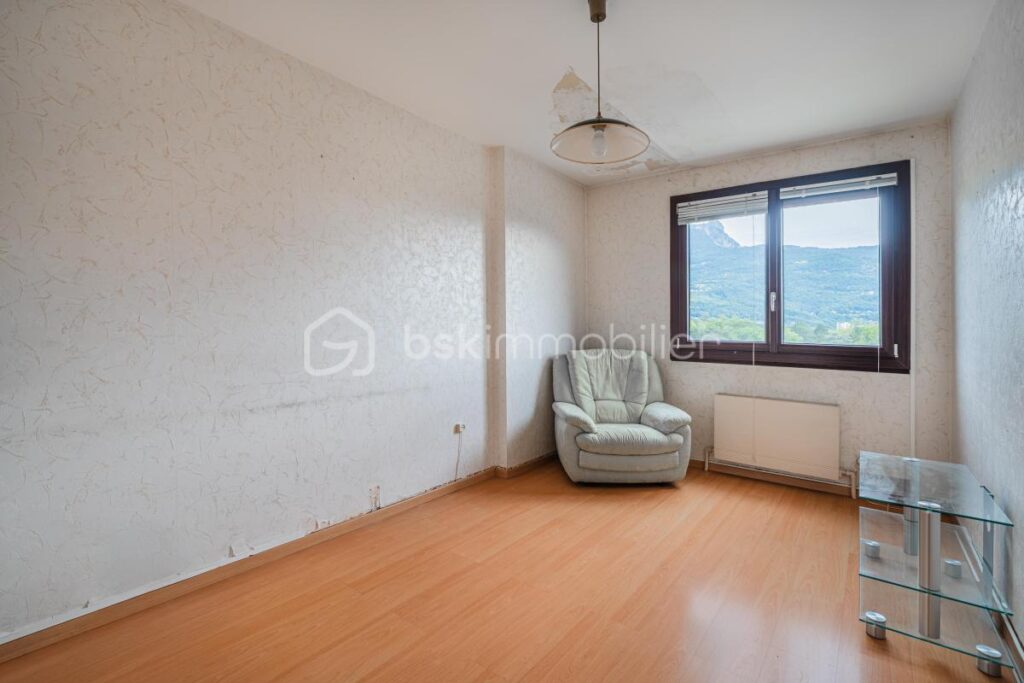 T4 89 m2 spacieux avec balcon – Copro sécurisée Grenoble – 4 pièces – 3 chambres – 90 m²