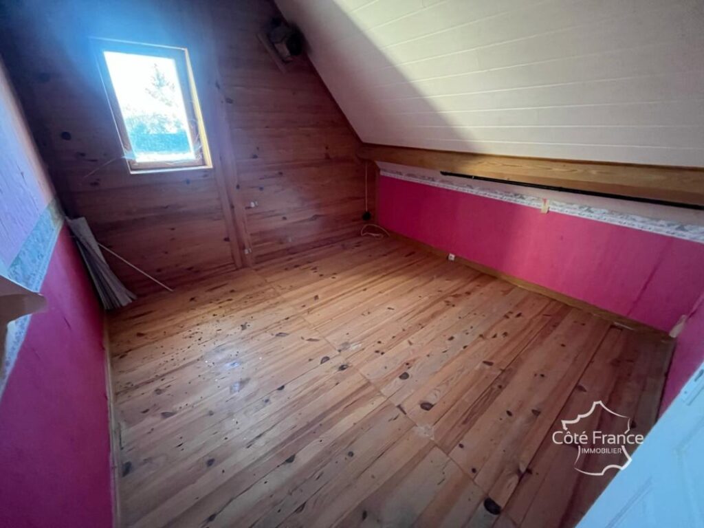 maison de 3 chambres au calme avec dépendances donnant sur l – 5 pièces – 3 chambres – 114 m²