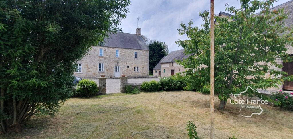CORPS DE FERME AU COEUR DES MARAIS – 7 pièces – 4 chambres – 207 m²