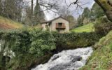 Ancien moulin avec droit d’eau et 2,2 hectares du terrain, C – 7 pièces – 4 chambres – 209 m²