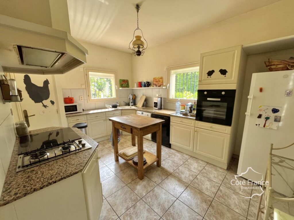 Villa d’exception 5 pièces 145 m2 avec vue panoramique sur – 5 pièces – 4 chambres – 145 m²