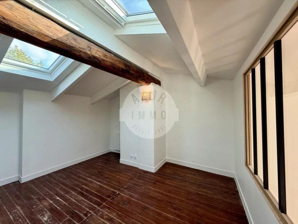 T3 rénové, beaux volumes et lumineux – 3 pièces – 2 chambres – 69 m²