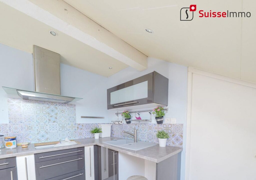 Maison Feche L’Eglise – 9 pièce(s) -188 m2 – 9 pièces – 5 chambres – 188 m²