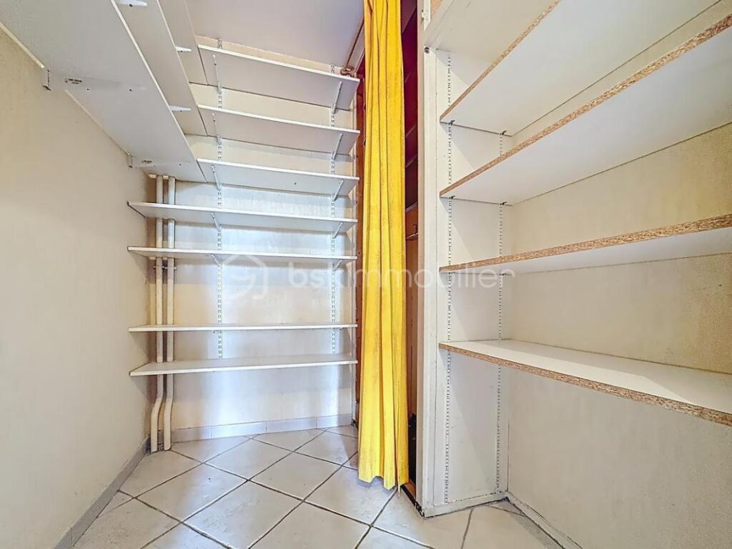 T4 101 m² ÉTAGE ÉLEVÉ – VUE MASSIFS – 2 BALCONS – GARAGE 20 m² – GRENOBLE 38100 – 5 pièces – 3 chambres – 101 m²