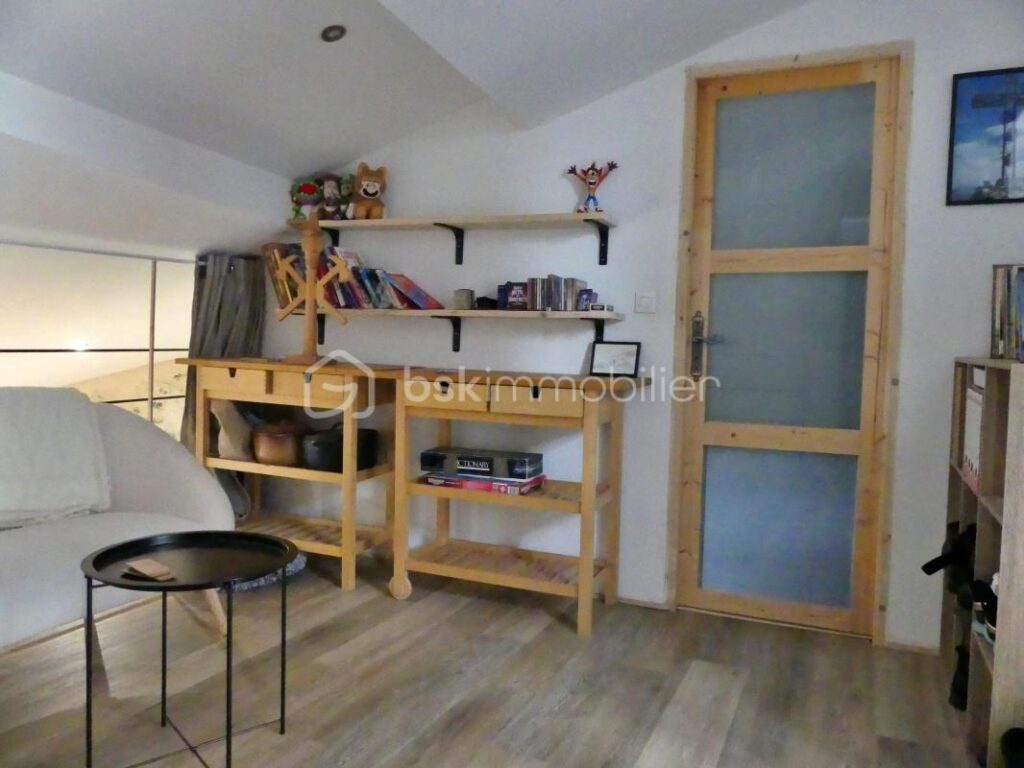 Maison de village en pierre entièrement rénovée – 3 pièces – 2 chambres – 90 m²