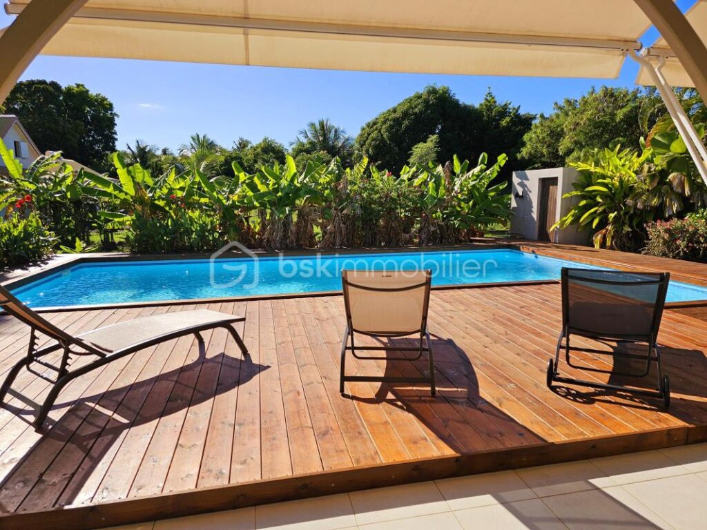 MAISON ET BUNGALOW T2 PROCHE MER – 6 pièces – 4 chambres – 189 m²