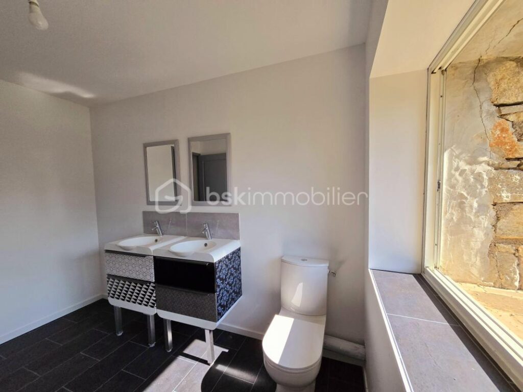 MAS de CARACTERE en Pierre – Havre de Paix avec Piscine et Oliveraie – 7 pièces – 5 chambres – 195 m²