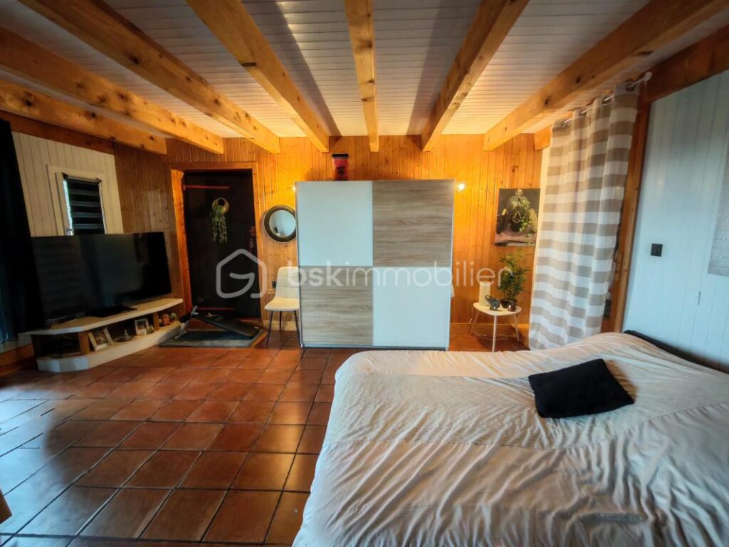 CHARME & AUTHENTICITÉ AU CŒUR DE LA CAMPAGNE BRESSANE – 8 pièces – 4 chambres – 171 m²