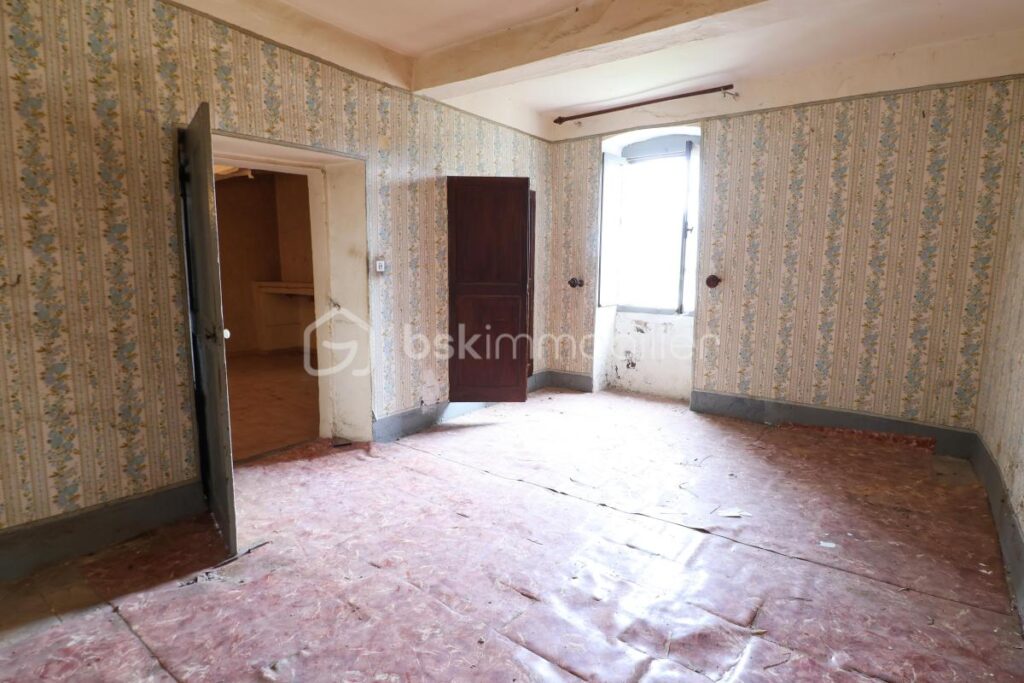 Maison de Maître de 230 m2 – 10 pièces – 3 chambres – 230 m²