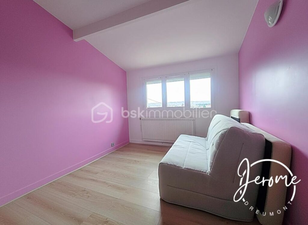 Maison familiale rénovée 7 P/ 148 m² / Montgeron secteur résidentiel – 7 pièces – 4 chambres – 148 m²