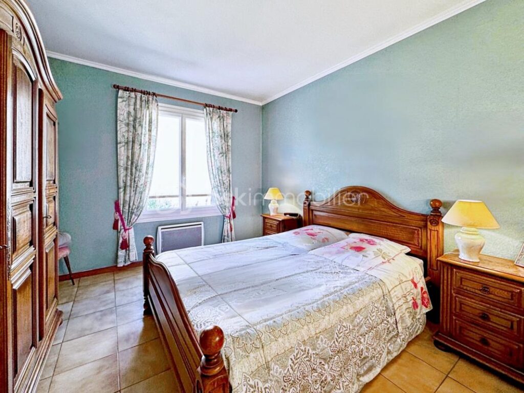 DPT VAR (83) – SIX-FOURS-LES-PLAGES – VILLA DE 130 m² SUR TERRAIN DE 683 m² – 6 pièces – 4 chambres – 130 m²