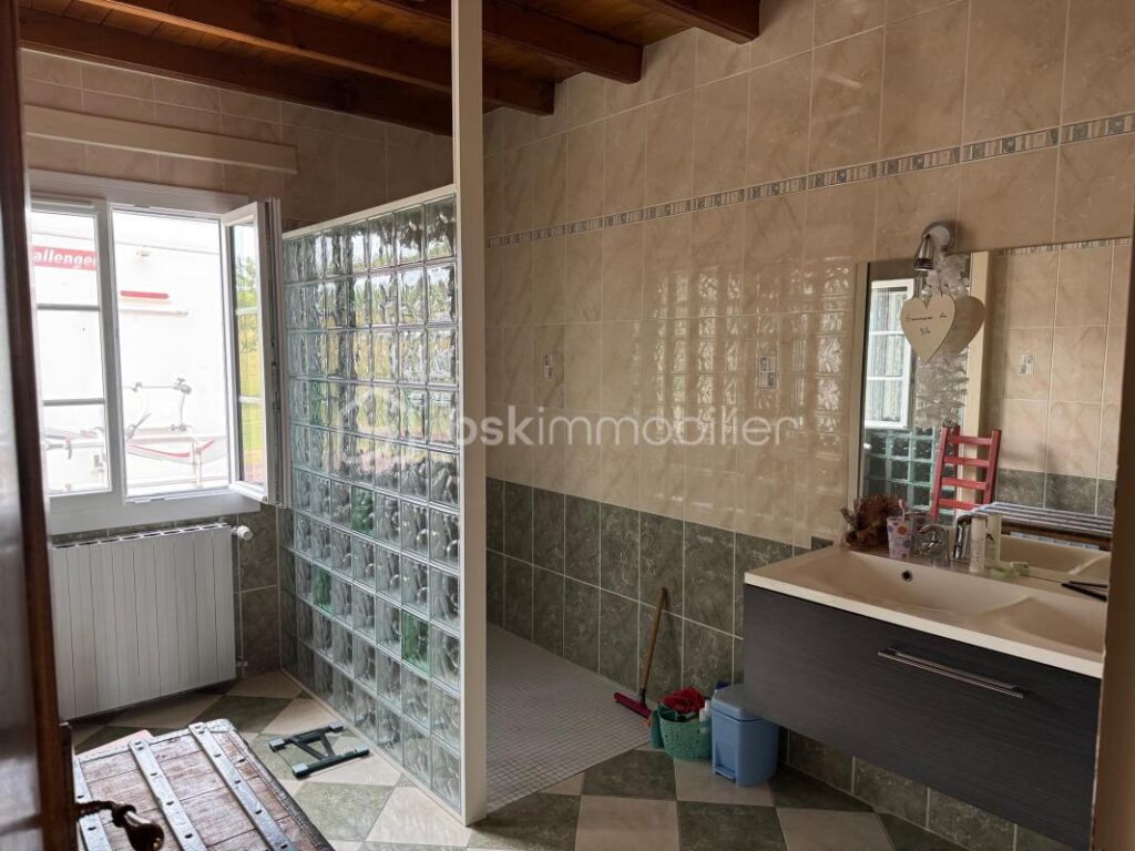 Maison périgourdine – 6 pièces – 4 chambres – 159 m²