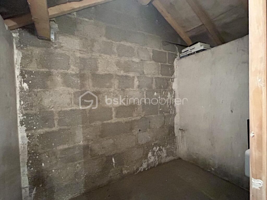 Annecy – T3 de 71m2 dernier étage vendu loué – Vue dégagée – 3 pièces – 2 chambres – 71 m²