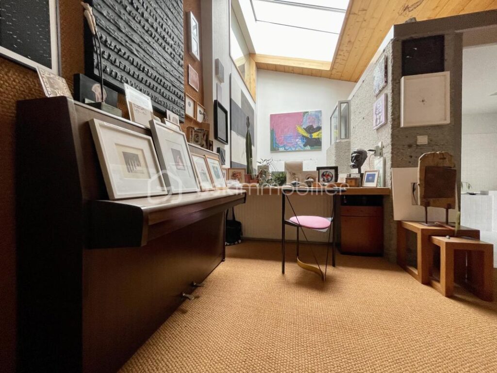 L’écrin panoramique d’une collection d’œuvres d’art – 12 pièces – 6 chambres – 308 m²