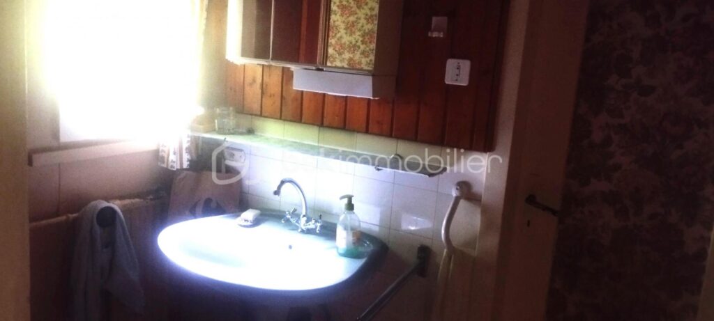 Charmante maison à ossature bois de 210 m² sur un terrain de 50 ares – 6 pièces – 3 chambres – 220 m²