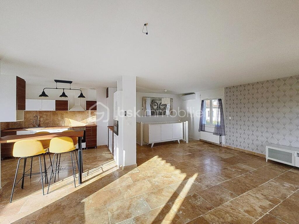 Belle et lumineuse maison 5 pièces 110,41m2 sur un terrain de 565m2 – 5 pièces – 4 chambres – 110 m²