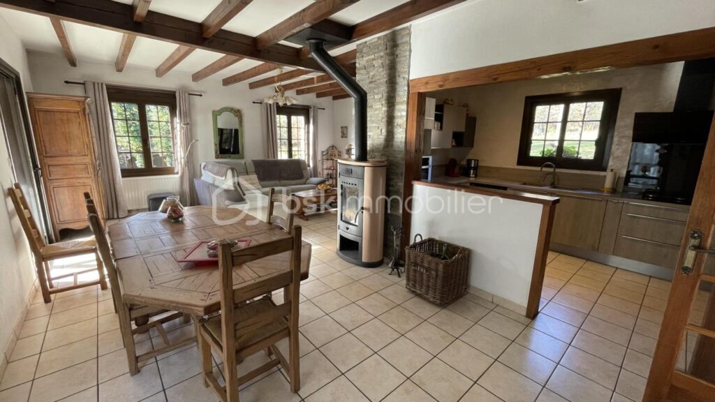 Propriété sans voisin proche, au calme absolu – 6 pièces – 4 chambres – 151 m²