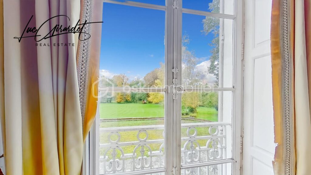 Château d’exception époque Napoléon III à réinventer avec parc et dépendances (Proche de Coulommiers (77120) – 15 pièces – 12 chambres – 750 m²