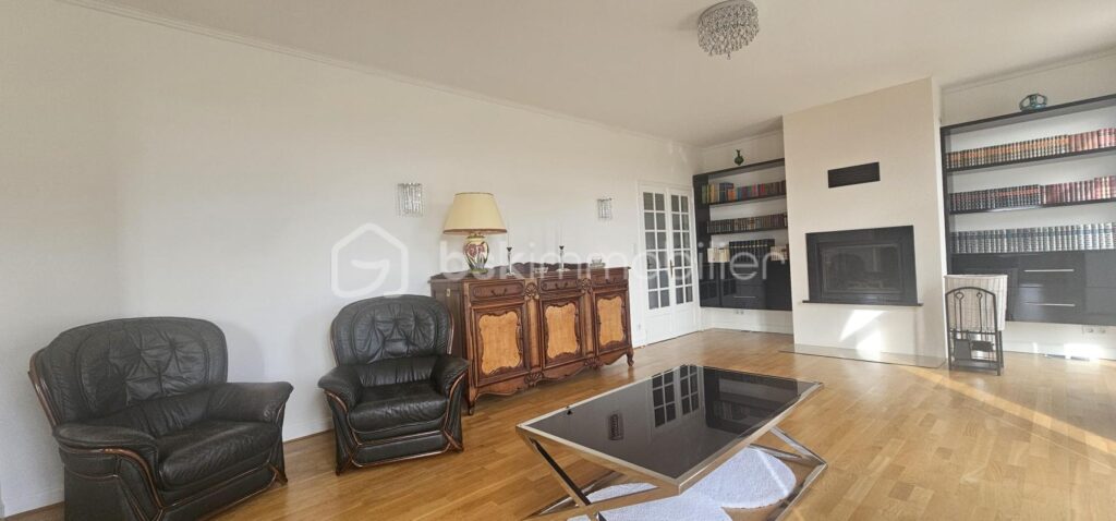 VILLA PRESTIGE 205 m2 VICHY : 3 SUITES PARENTALES, 3 SE, 4WC – DPE C – 7 pièces – 4 chambres – 205 m²