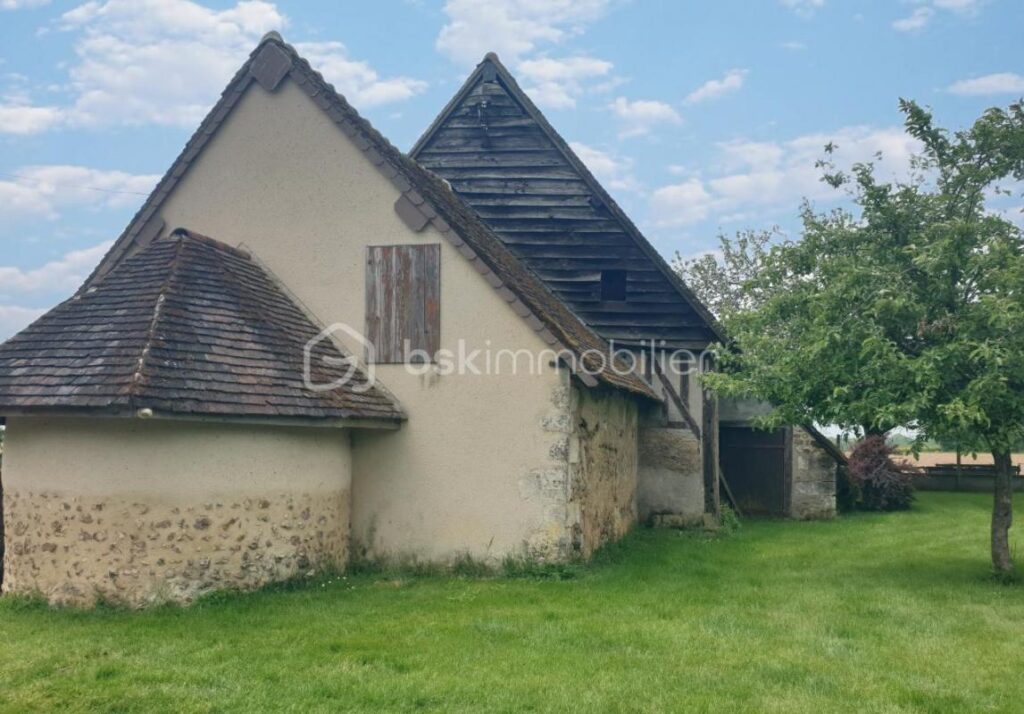 Ancien Corps de ferme rénové et de Plain-pied sur la Commune d’Arrou – 5 pièces – 4 chambres – 109 m²