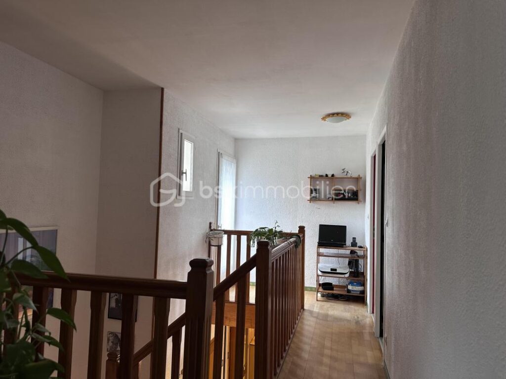 Maison 5 pieces avec terrain de 1500m² à Saint étienne de Crossey – 5 pièces – 4 chambres – 121 m²