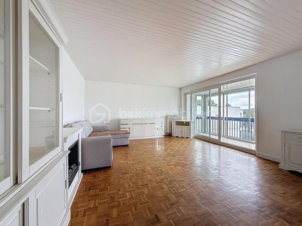Triel sur Seine – Bel appartement lumineux de 4 pièces avec balcon, vue sur SEINE avec cave et parking privé – 4 pièces – 2 chambres – 80 m²