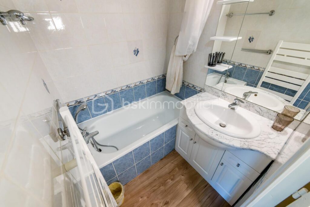 74120 – PRAZ SUR ARLY – STUDIO ORIENTÉ SUD AVEC ALCÔVE NUIT INDÉPENDANTE – 4 COUCHAGES – PROCHE DOMAINE SKIABLE ET CENTRE VILLAGE – 1 pièce – NR chambres – 24 m²