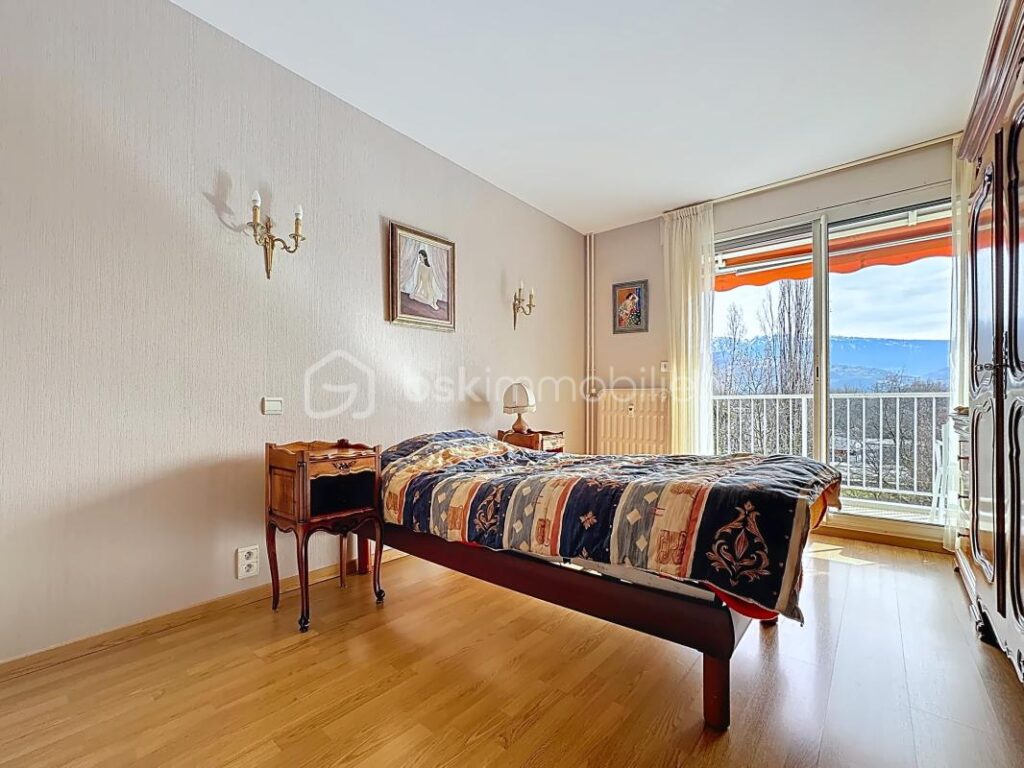 Appartement T4 – 91m² – Meylan – Vue Montagne – Place de parking – 4 pièces – 3 chambres – 91 m²