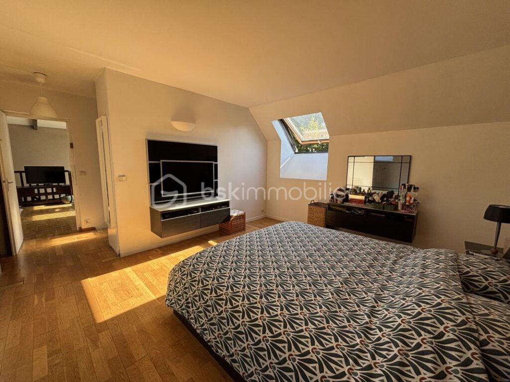 Maison à vendre de 141 m2 Varennes-Jarcy – 6 pièces – 4 chambres – 141 m²