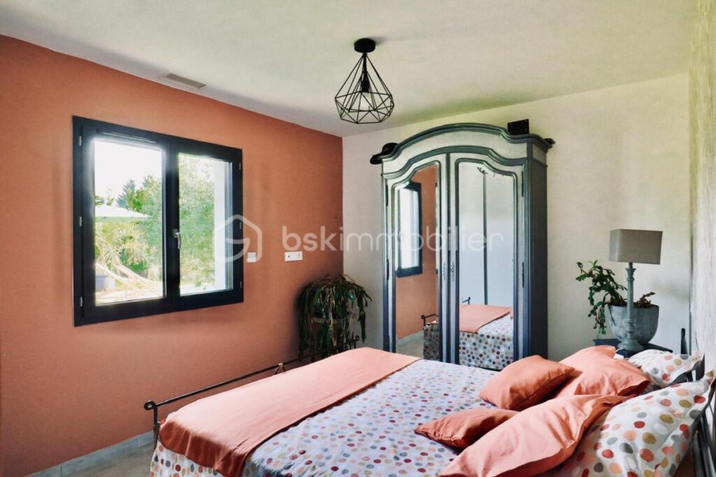 T5 CONTEMPORAINE PISCINE COMMERCES A PIED – 5 pièces – 5 chambres – 144 m²