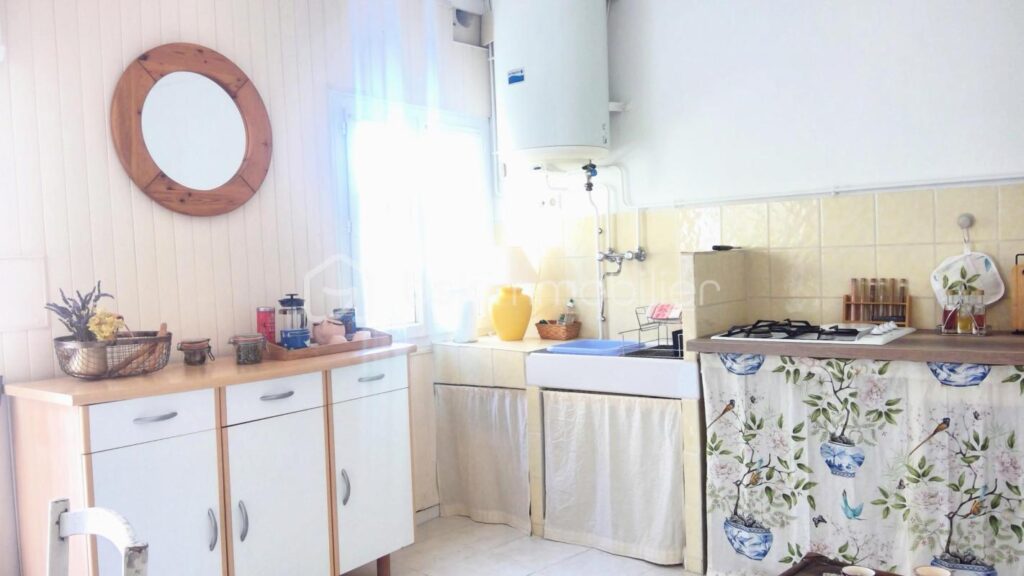 COUP DE CŒUR avec cette maison de village au cœur de la Provence de Giono à Puimichel, 04700 ! – 6 pièces – 3 chambres – 122 m²