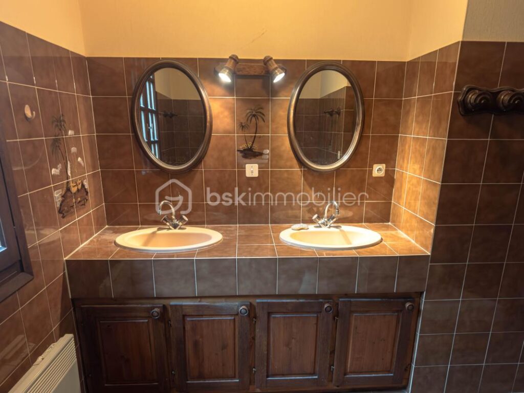 Sainte Radegonde, 5 chambres, piscine, grand terrain et garage – 6 pièces – 5 chambres – 210 m²