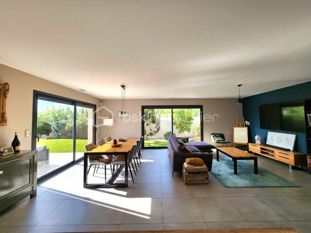 Superbe villa de plain-pied à trois kilomètres de Pézenas – 4 pièces – 3 chambres – 134 m²