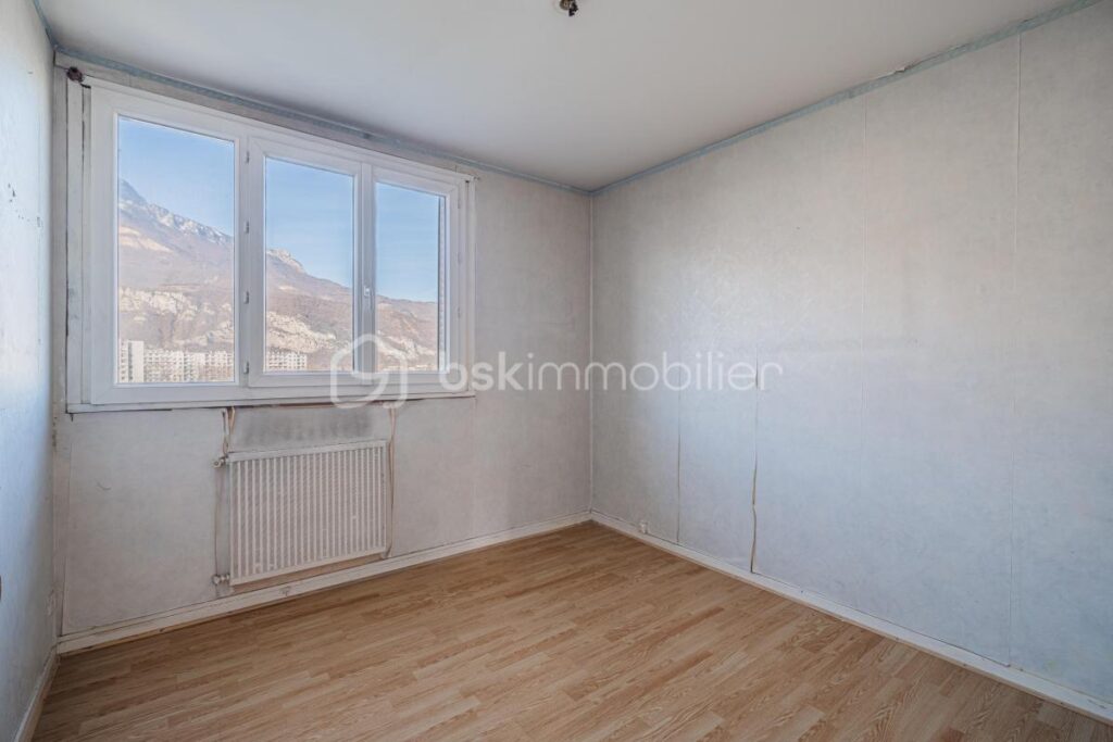 Appartement familial et lumineux avec balcon et vue dégagée – Le Pont de Claix – 5 pièces – 3 chambres – 81 m²