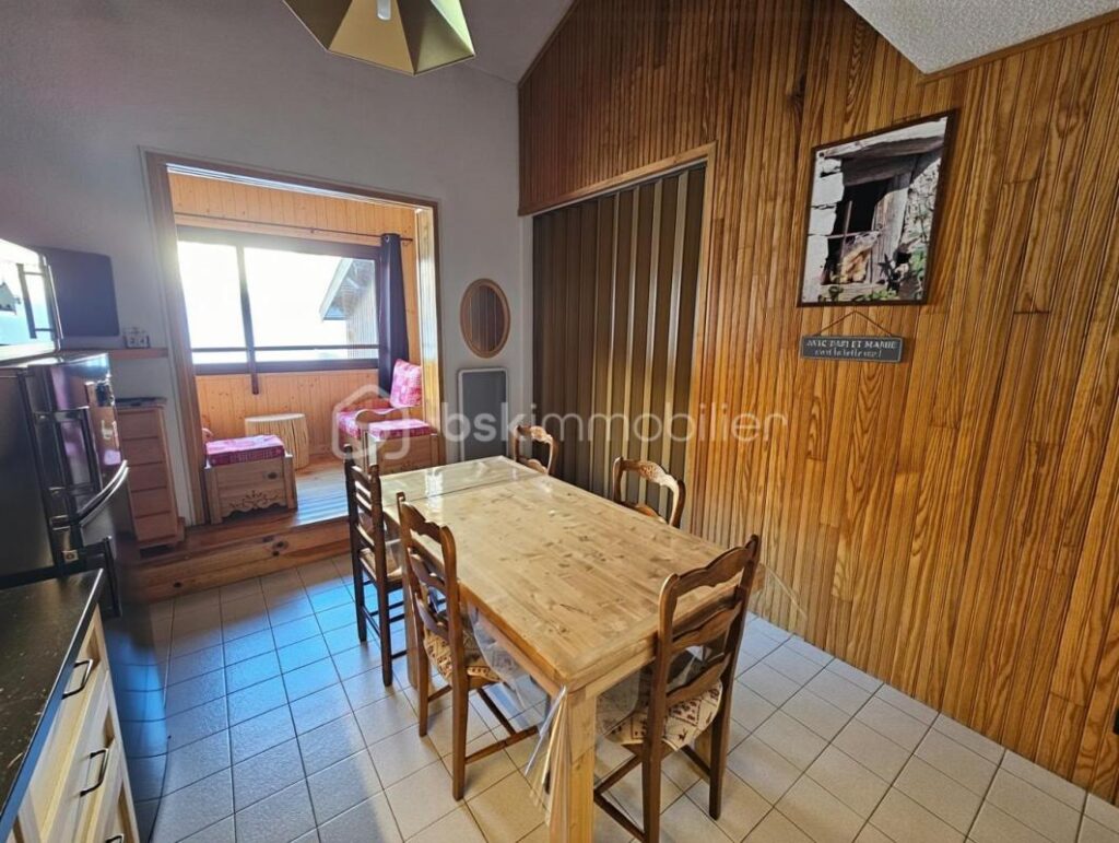 Dernier étage avec ascenseur – Appartement duplex cœur de station – 4 pièces – 2 chambres – 46 m²