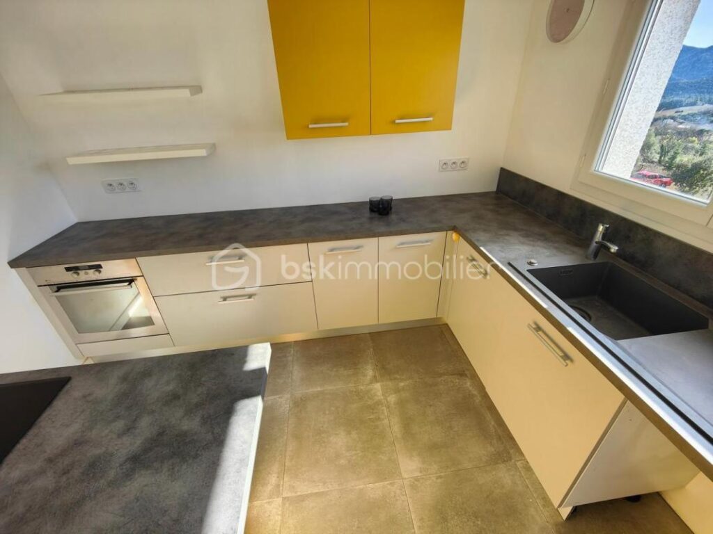 Villa quatre faces récente*** Exposition Sud*** Vue panoramique*** – 4 pièces – 3 chambres – 80 m²