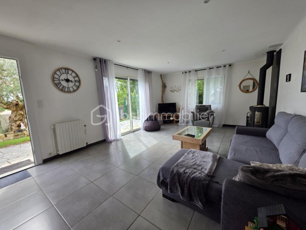 MAISON 128 m²- 4 CHAMBRES- PISCINE- POOL HOUSE- GARAGE – 5 pièces – 4 chambres – 128 m²