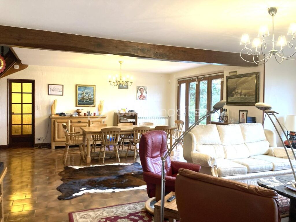 Havre de paix… maison avec vue sur les Pyrénées et piscine couverte – 5 pièces – 4 chambres – 158 m²