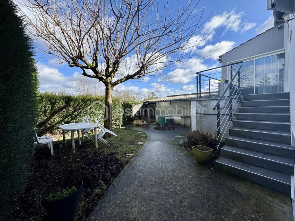 Maison 79m2 – 2 chambres – Sous-sol complet – terrain 706m2 – 4 pièces – 2 chambres – 79 m²