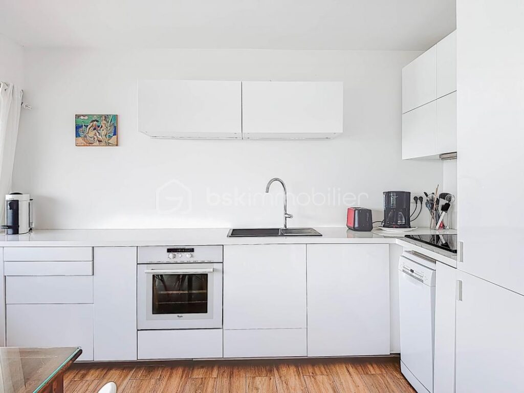 EXCLUSIVITÉ *** Magnifique Appartement T3 de standing Dernier étage Vue Mer Piscine à Port Camargue *** – 3 pièces – 2 chambres – 70 m²