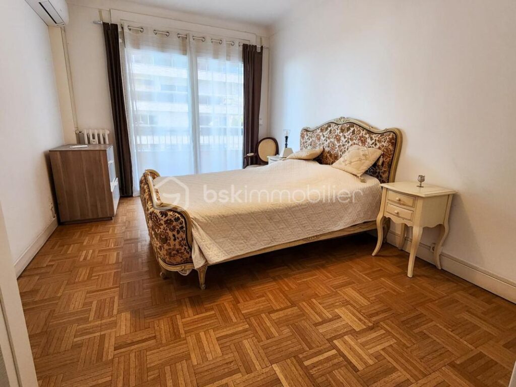 Appartement 3 pièces avec balcon • vue mer • 30m des plages – 3 pièces – 2 chambres – 70 m²