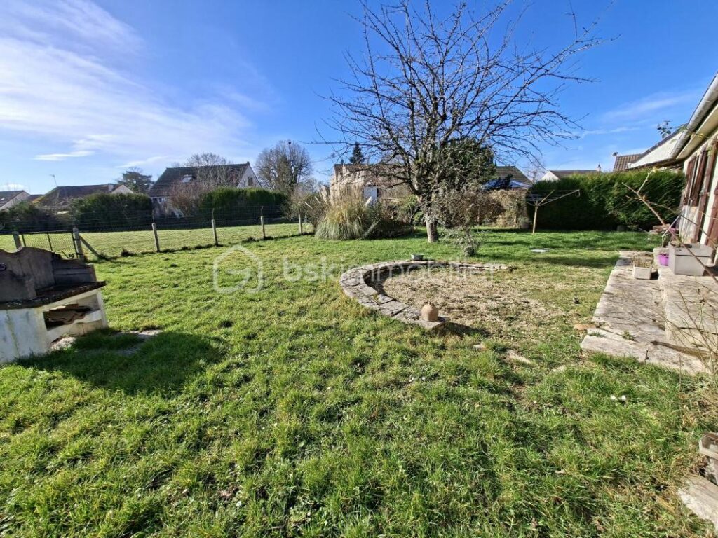 Pavillon traditionnel de plain-pied à Cheroy – 4 pièces – 3 chambres – 85 m²