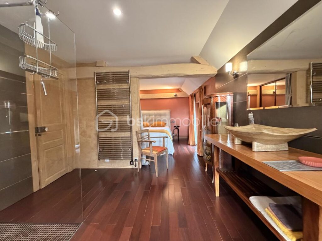 COUP DE COEUR EN PRÉVISION ! – 4 pièces – 2 chambres – 120 m²