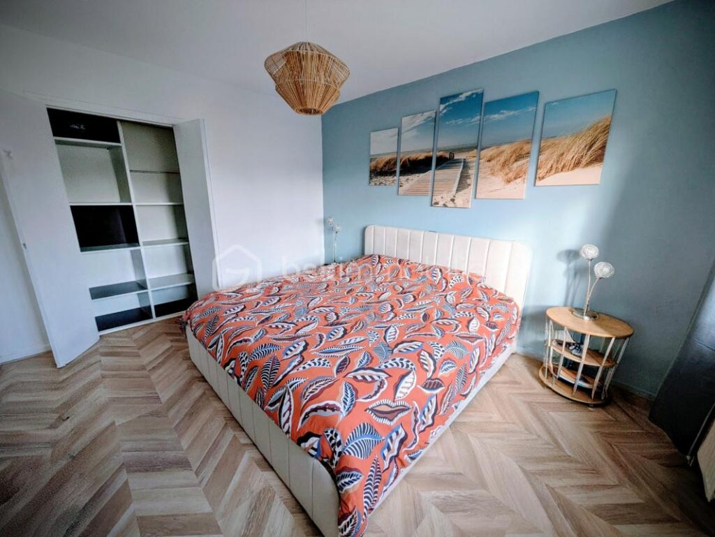 ✨ Bien rare à Valence ! Appartement T4 au 6ᵉ étage avec ascenseur, vue exceptionnelle sur le château de Crussol, quartier très prisé – 4 pièces – 2 chambres – 68 m²